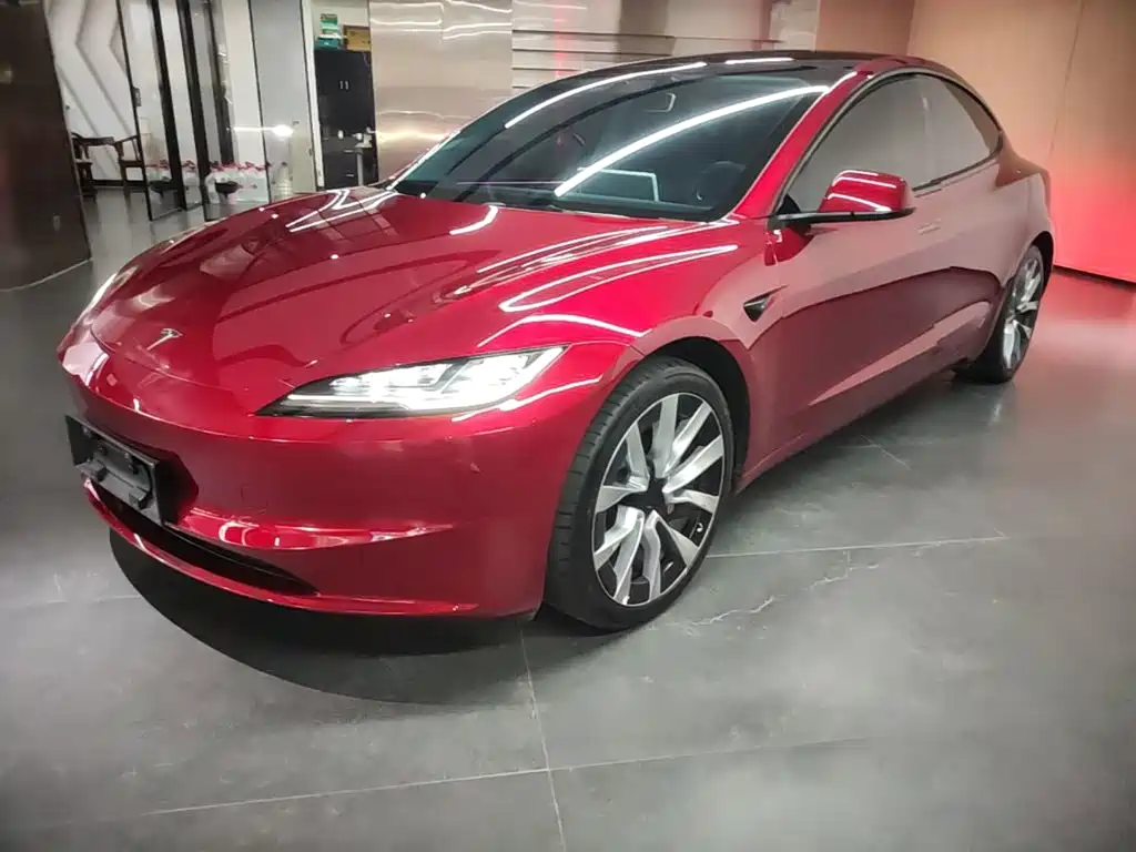 Tesla Model 3 — миниатюра 2