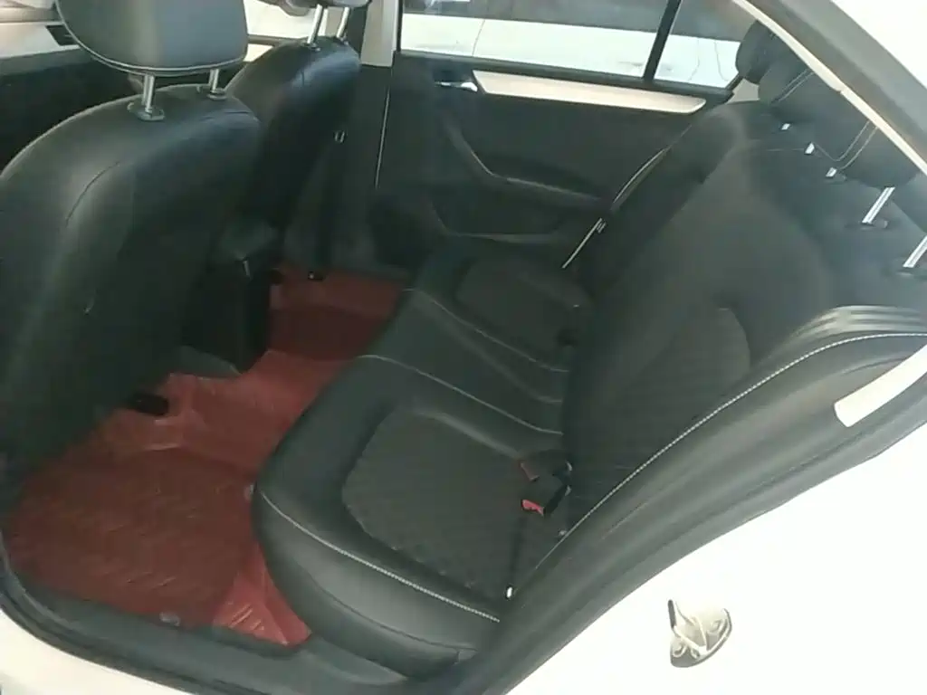 Skoda Rapid — миниатюра 17