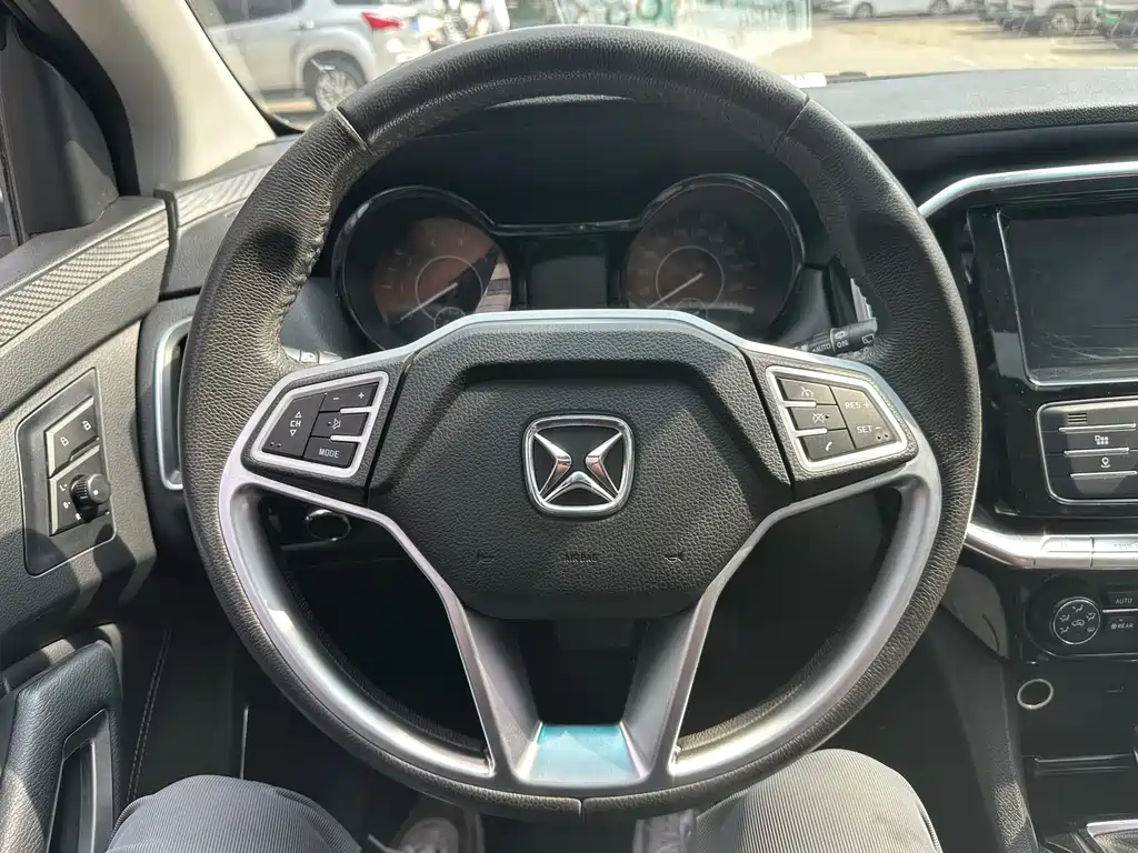 JMC S350 2016 2.0T AT Luxury 7 мест