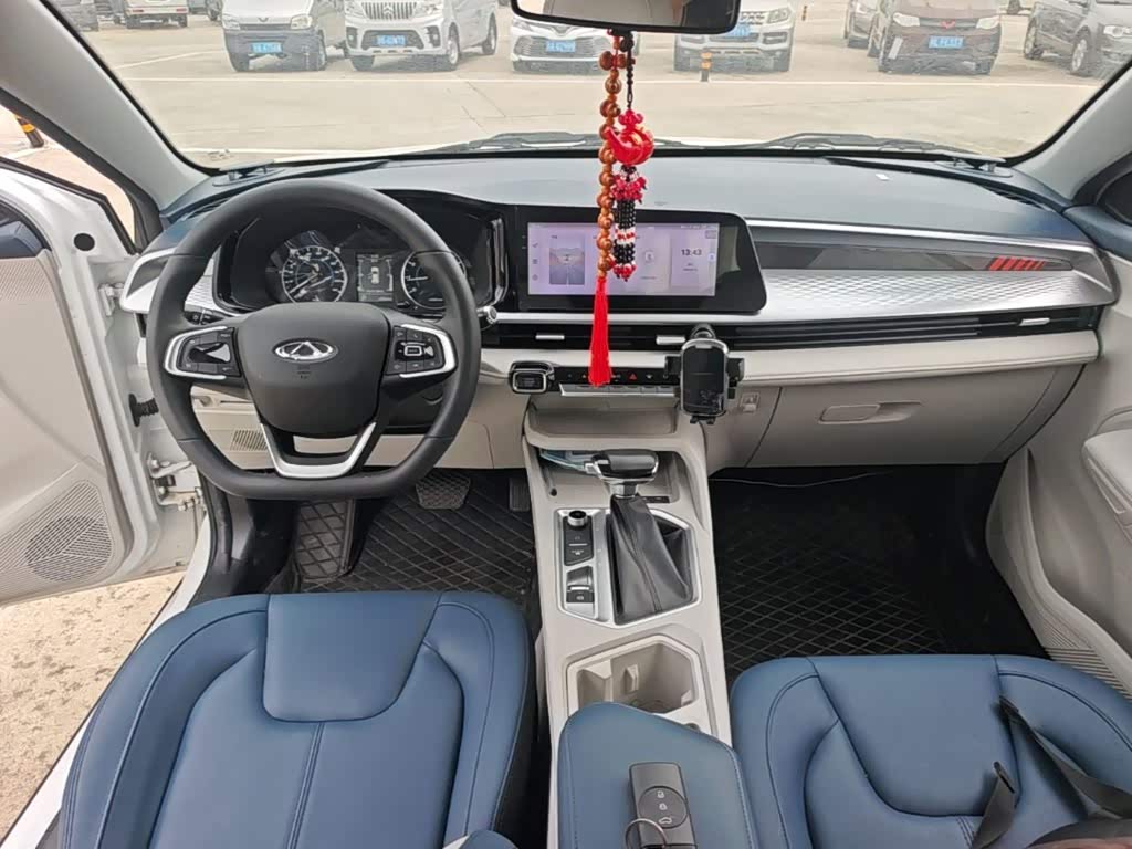 CHERY Tiggo 3x 1.5 л 2023 г. Белый, пробег 9400 км