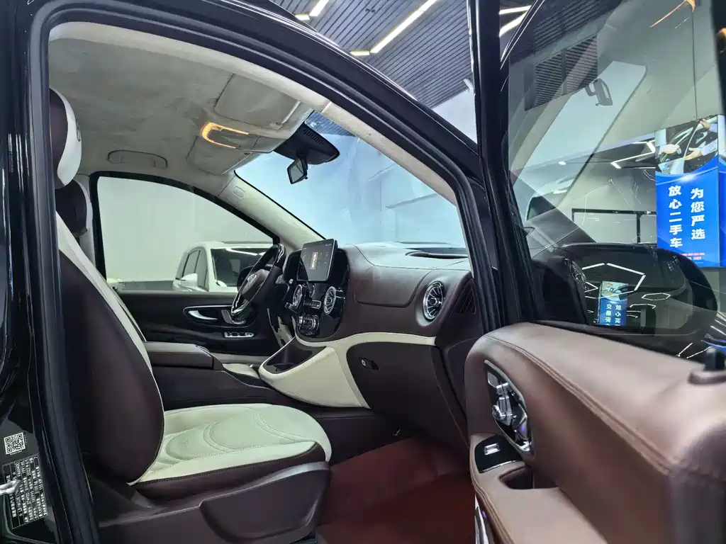 Mercedes-Benz Vito 2021 2.0T 7 мест
