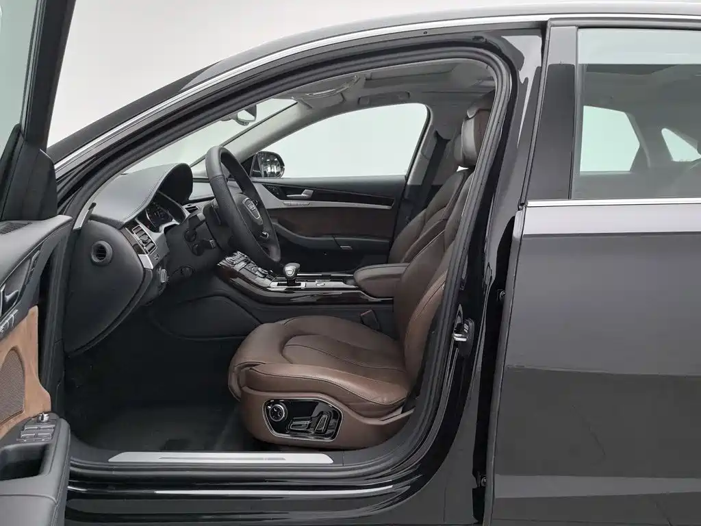 Audi A8 — миниатюра 10