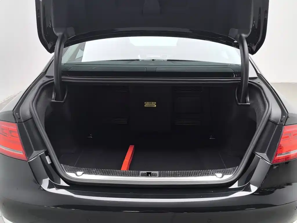 Audi A8 — миниатюра 16