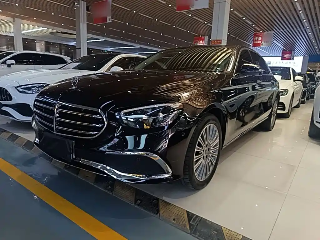 Mercedes-Benz E-Class — миниатюра 2