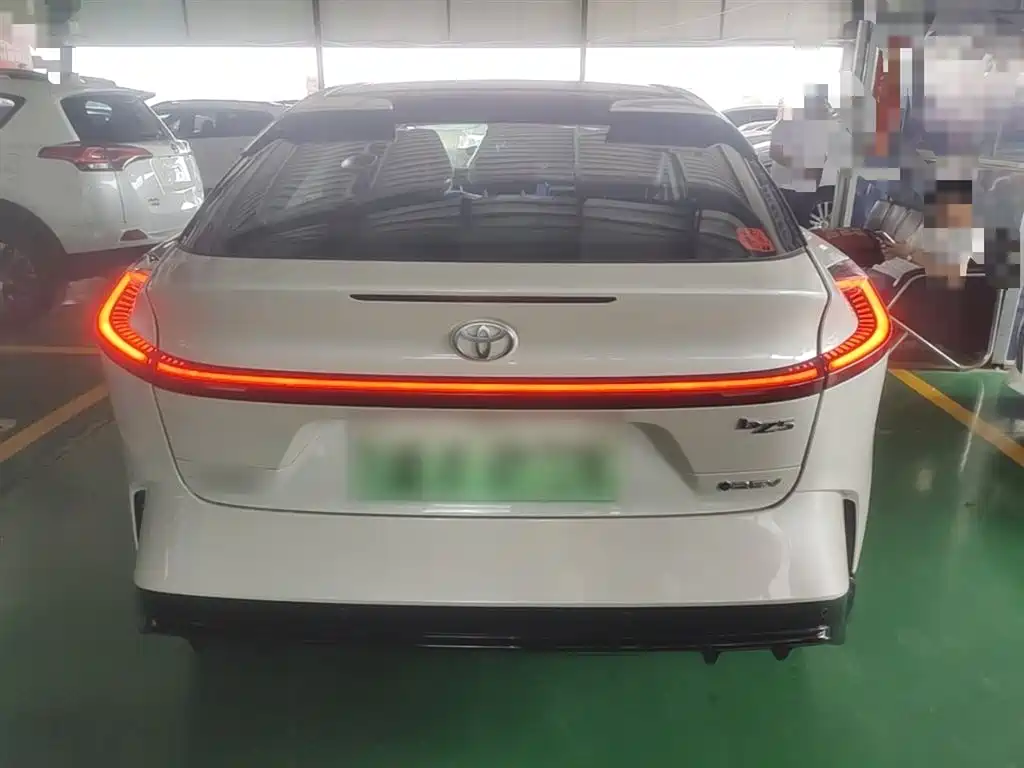 Toyota bZ5 2025 550 PRO
