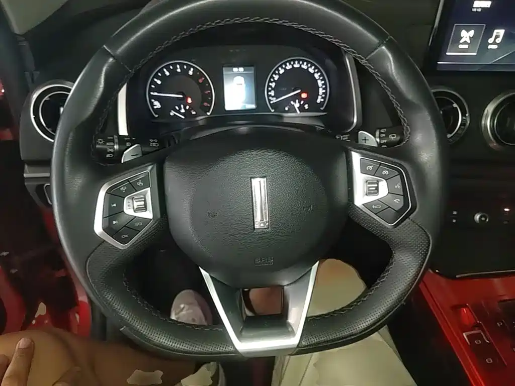 Wey Wey VV5 — миниатюра 11