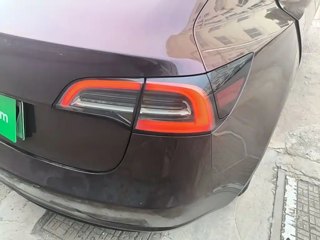 Tesla Model 3 — миниатюра 8