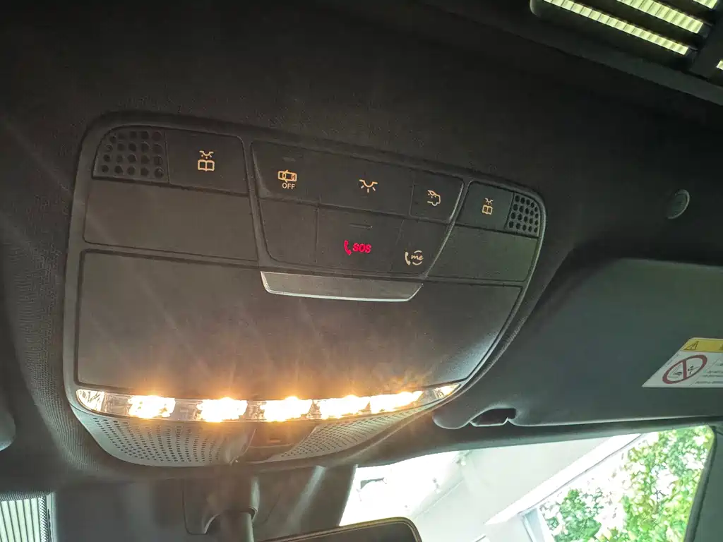 Mercedes-Benz EQC — миниатюра 13