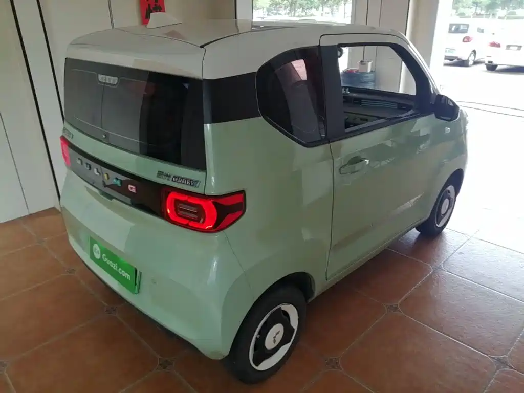 Wuling MINIEV — миниатюра 7