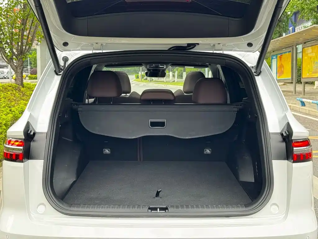 Geely Xingyue L — миниатюра 28