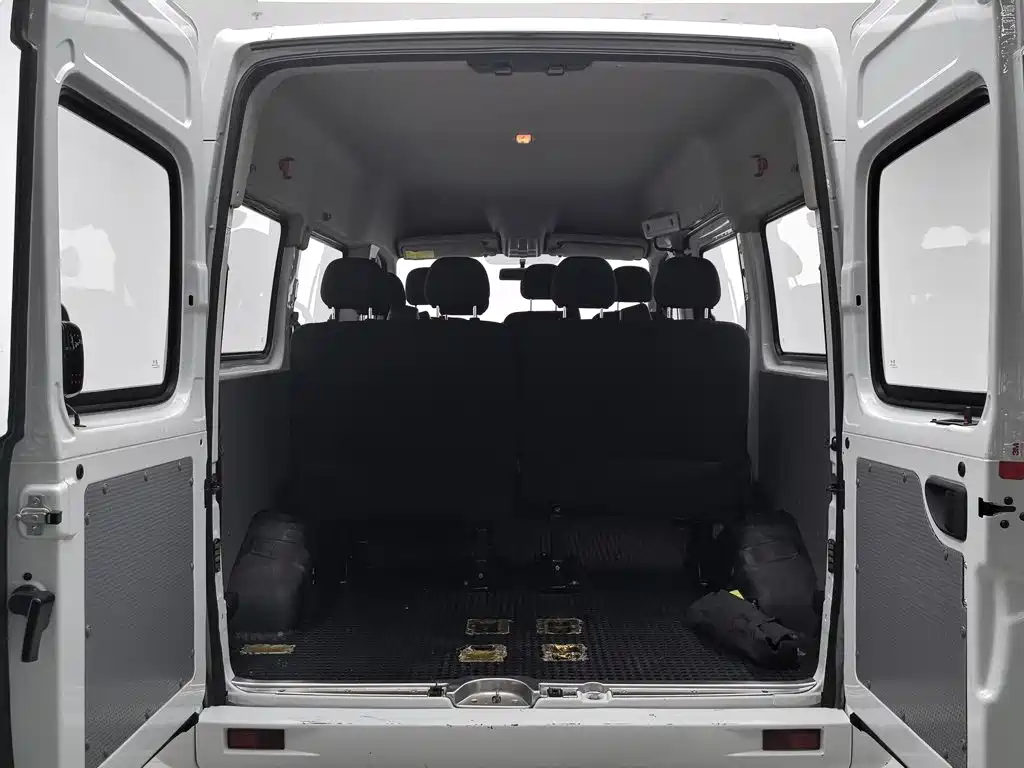 MAXUS V80 — миниатюра 16