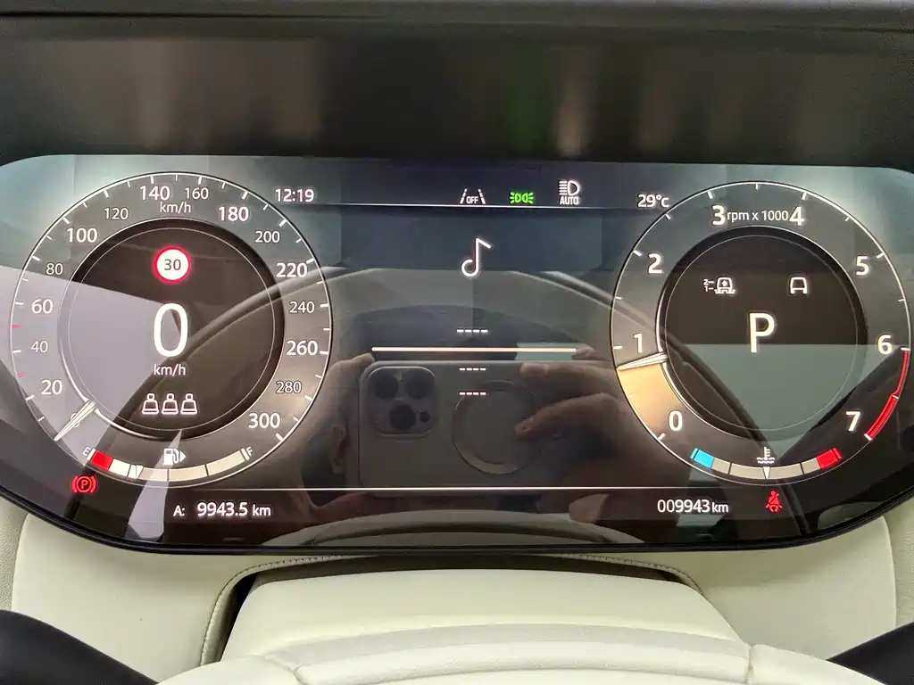 Land Rover Range Rover — миниатюра 17