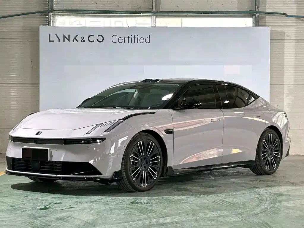 Lynk & Co 10