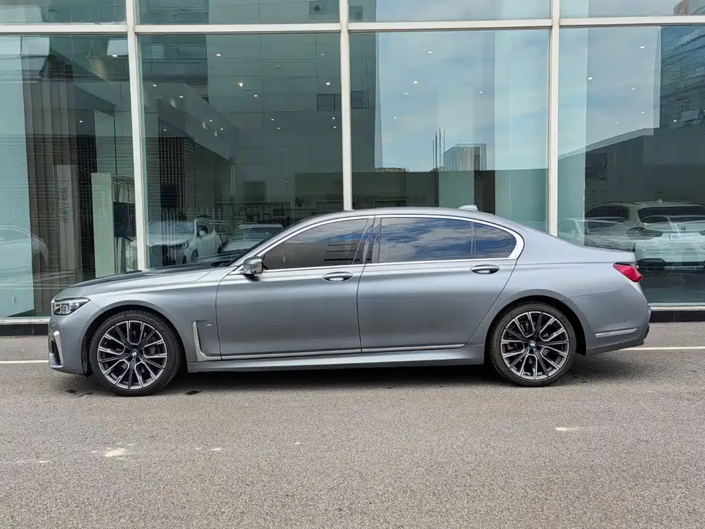 BMW 7 Series — миниатюра 2