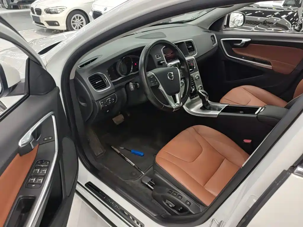 Volvo S60 — миниатюра 16