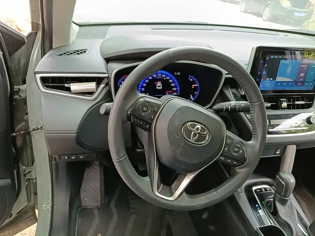 Toyota Corolla Cross — миниатюра 11
