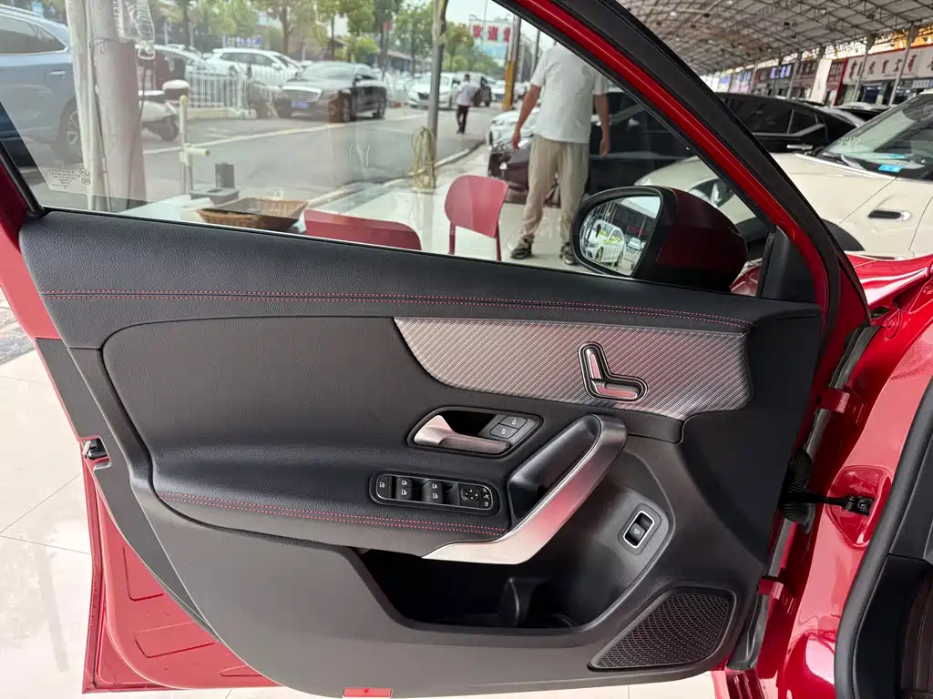 Mercedes-Benz A-Class — миниатюра 10