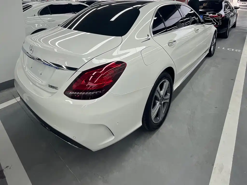Mercedes-Benz C-Class — миниатюра 12