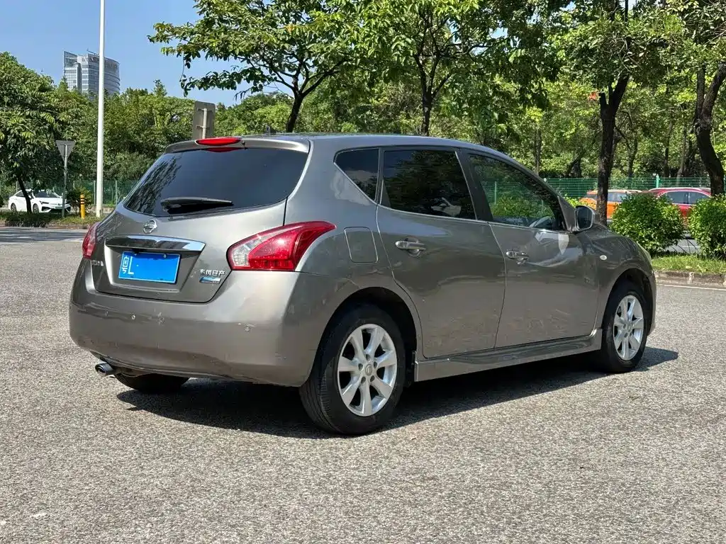 Nissan Tiida — миниатюра 12