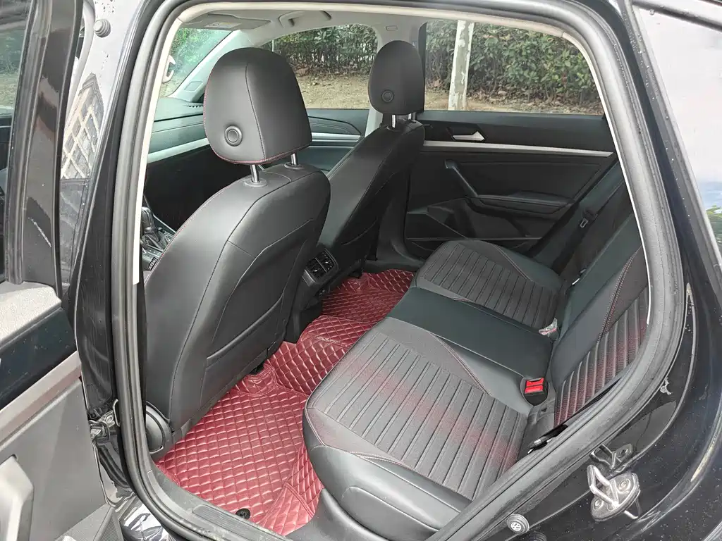 Volkswagen Lavida — миниатюра 5