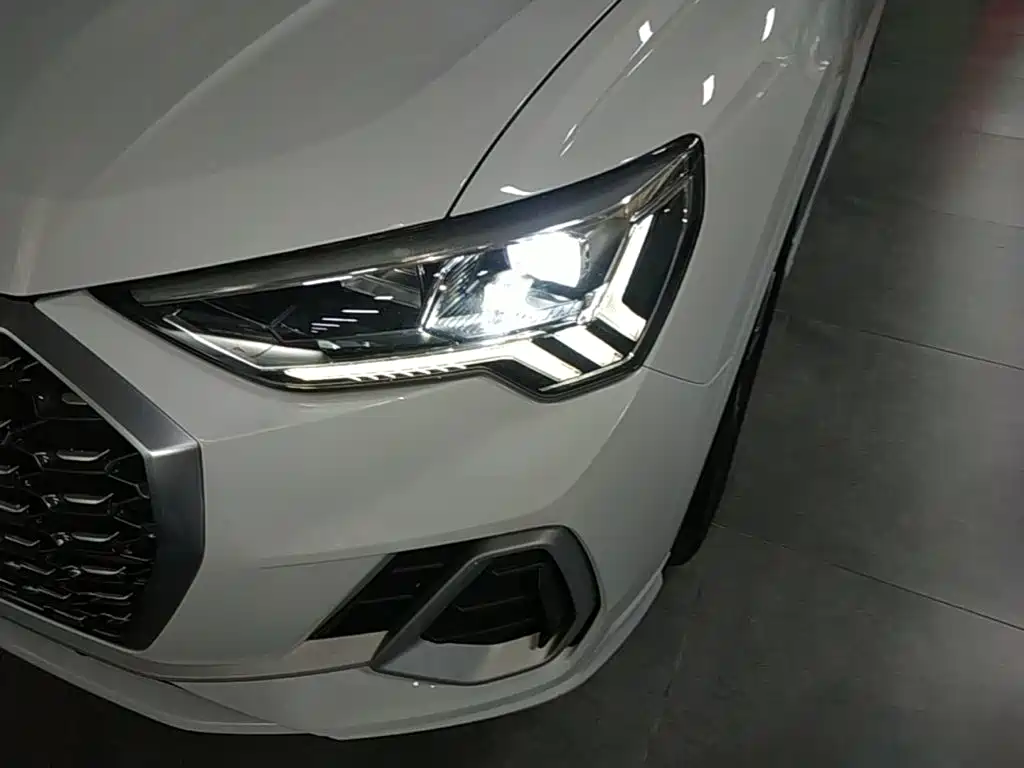 Audi Q3 Sportback — миниатюра 24