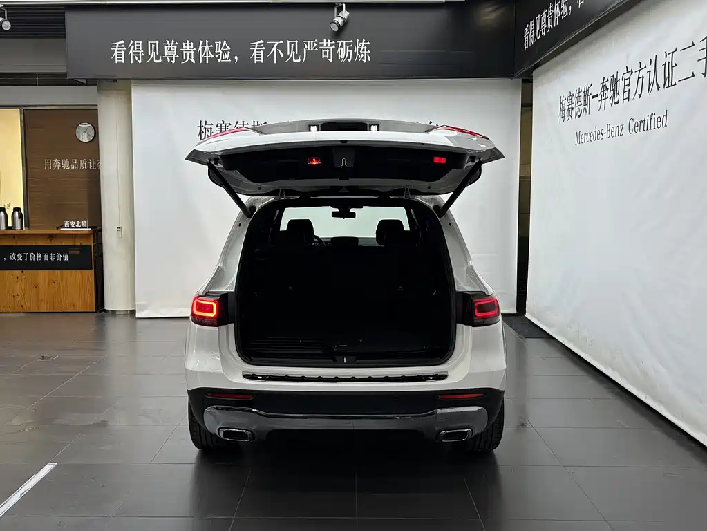 Mercedes-Benz GLB — миниатюра 23