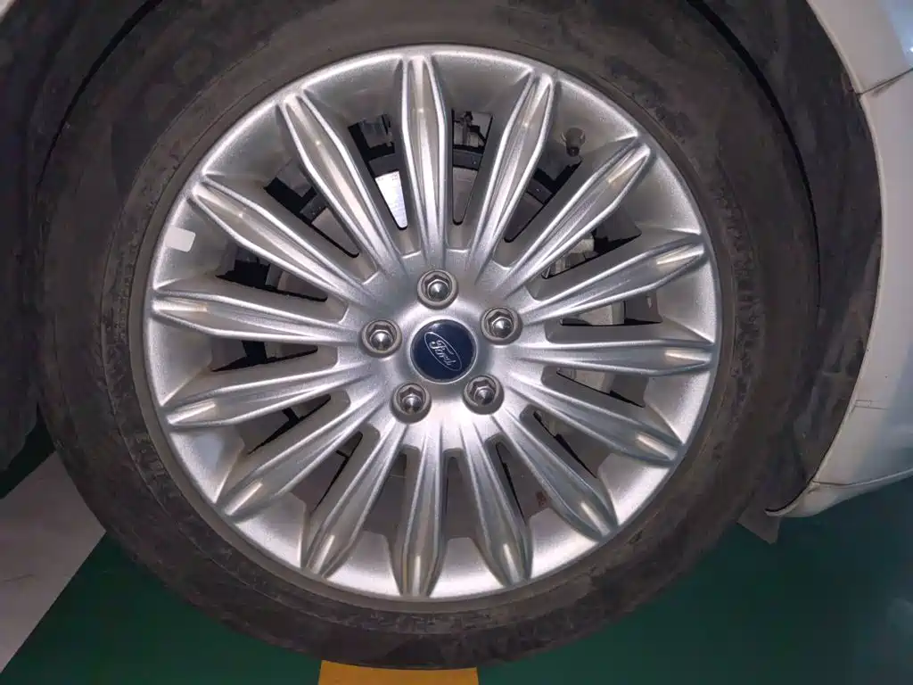 Ford Mondeo — миниатюра 8