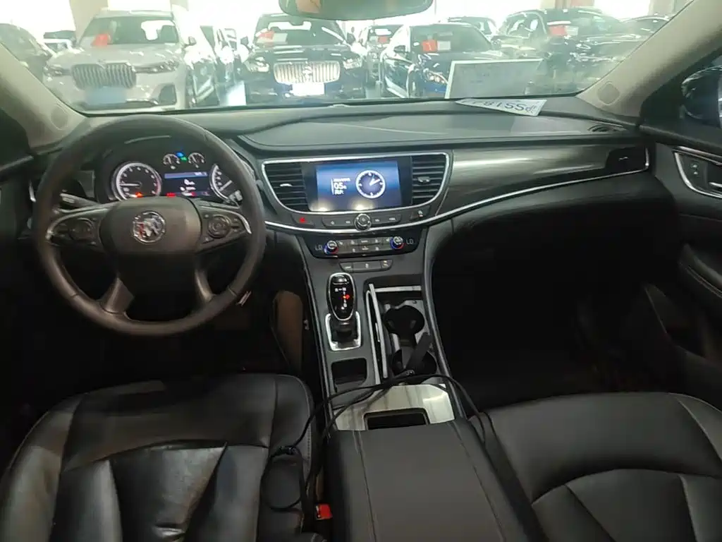 Buick LaCrosse — миниатюра 10