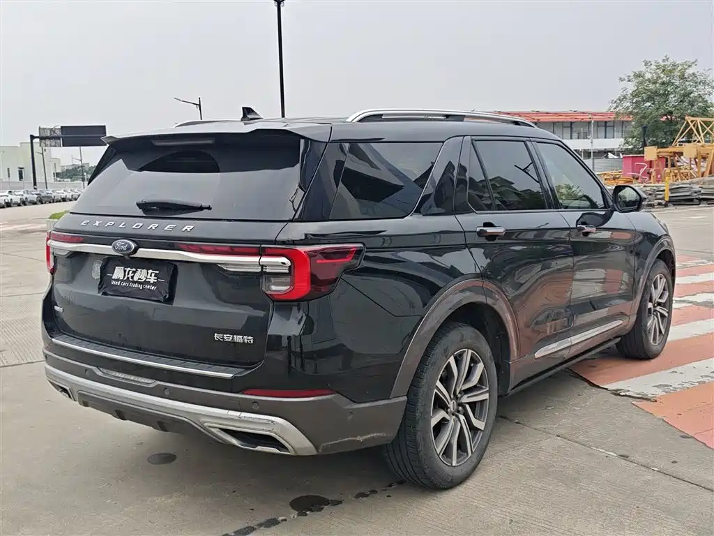 Ford Explorer — миниатюра 3