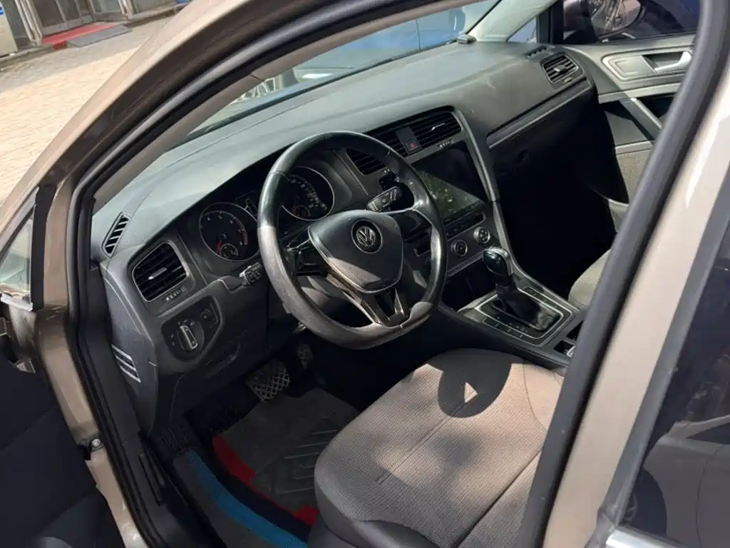 Volkswagen Golf — миниатюра 8