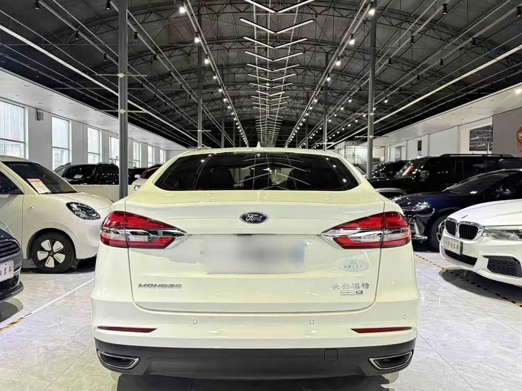 Ford Mondeo — миниатюра 12
