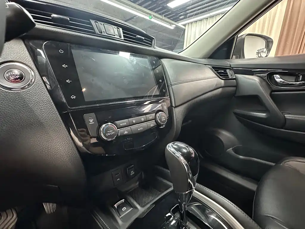 Nissan X-Trail — миниатюра 12