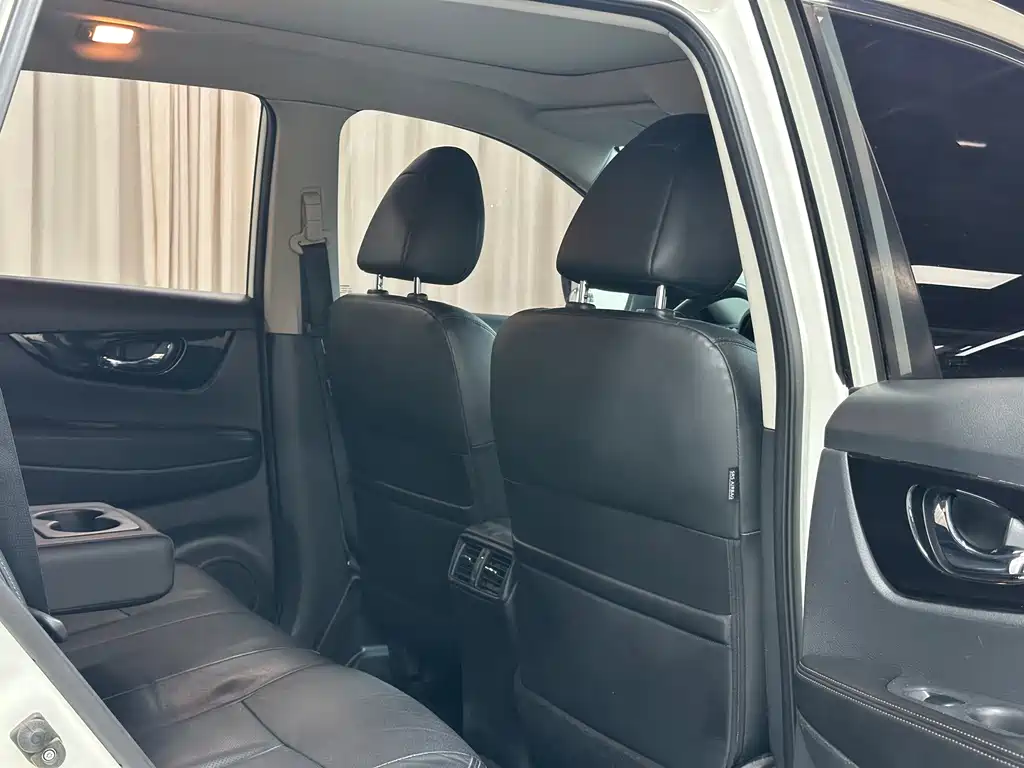 Nissan X-Trail — миниатюра 8