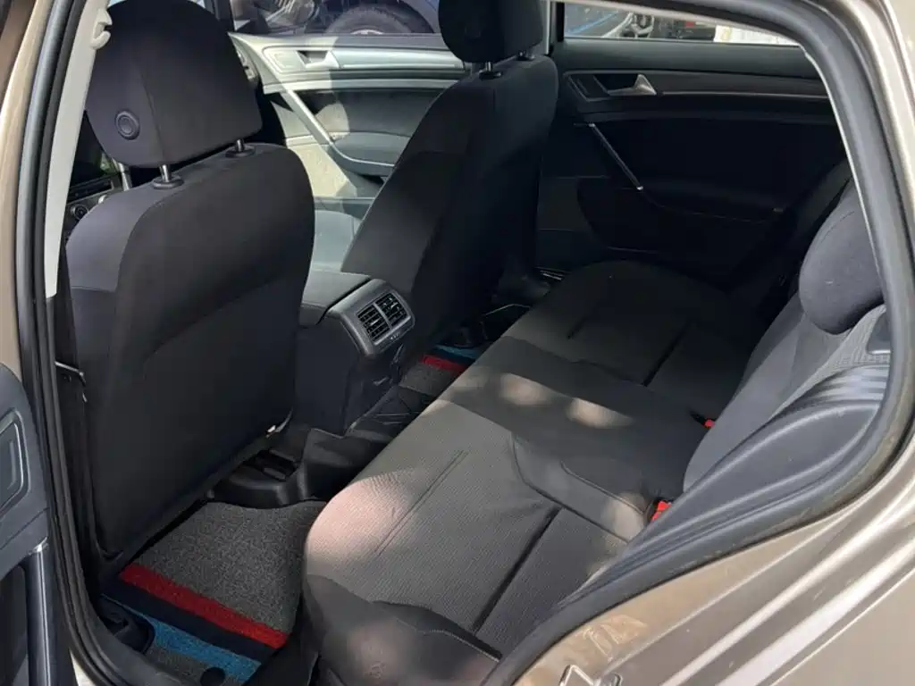Volkswagen Golf — миниатюра 17