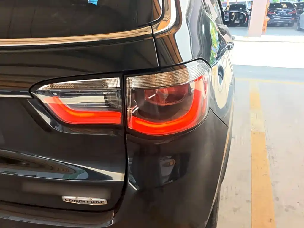 Jeep Compass — миниатюра 8