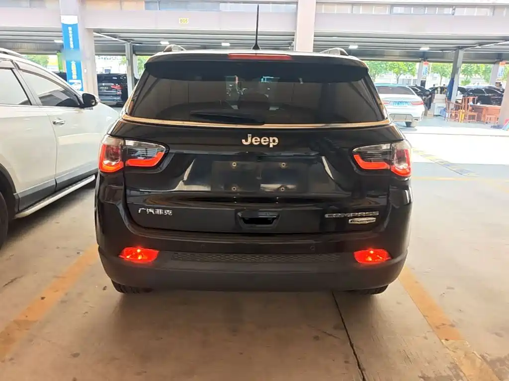 Jeep Compass — миниатюра 6