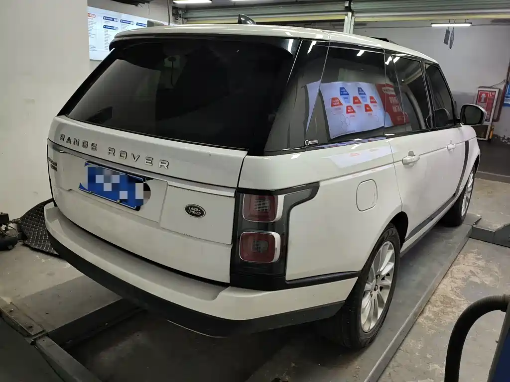 Land Rover Range Rover — миниатюра 3
