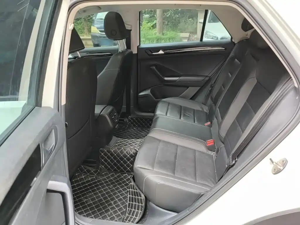 Volkswagen T-Roc — миниатюра 17