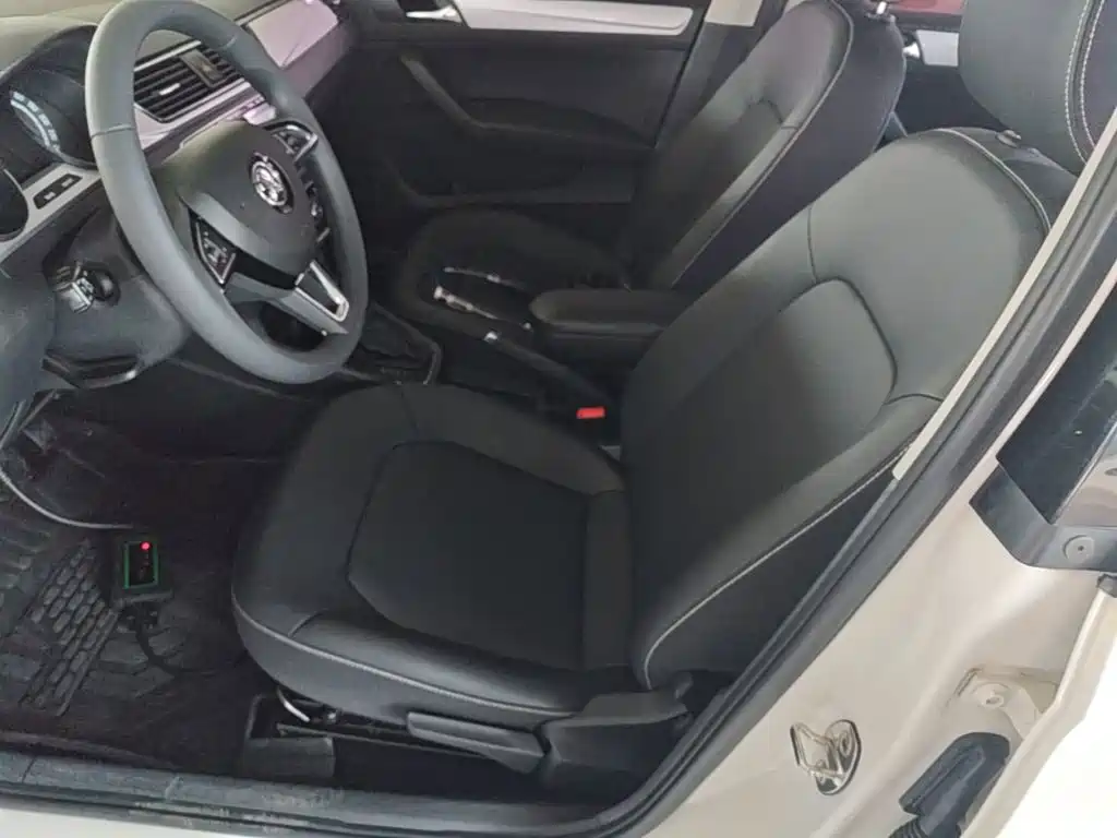 Skoda Rapid — миниатюра 15