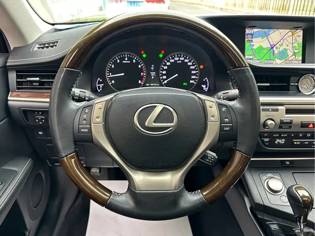 Lexus ES — миниатюра 27