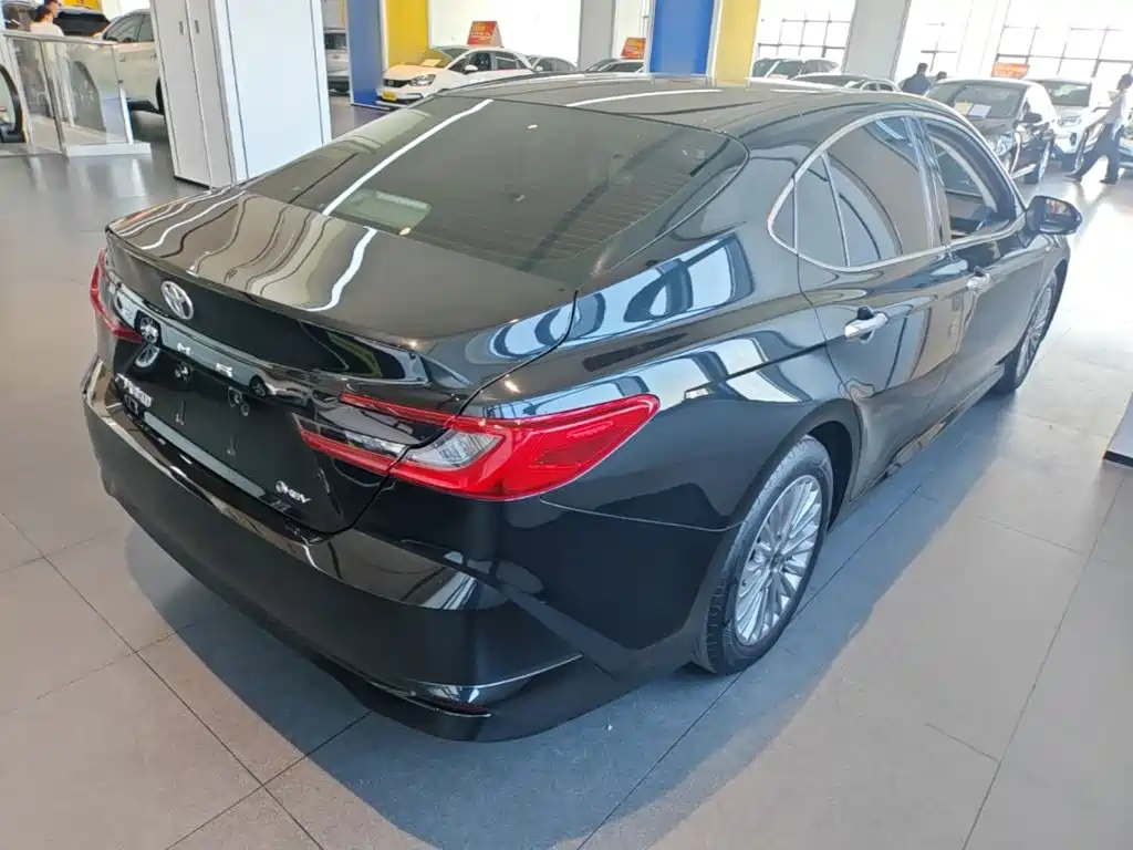 Toyota Camry — миниатюра 5
