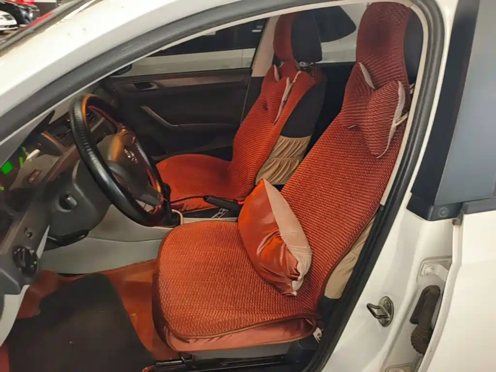 Skoda Rapid — миниатюра 15