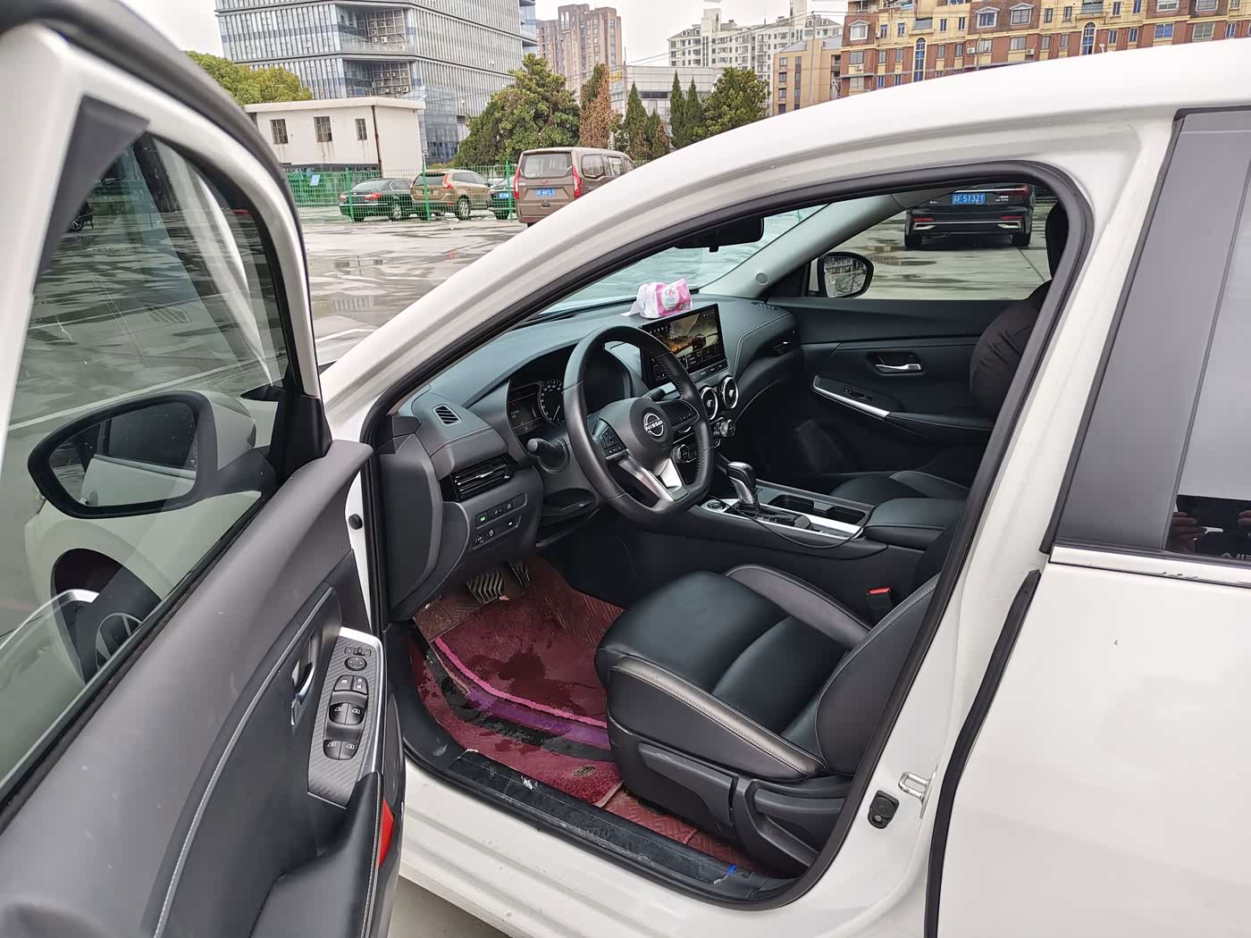 Nissan Sylphy 1.6 л 2024 г. Белый, пробег 32900 км