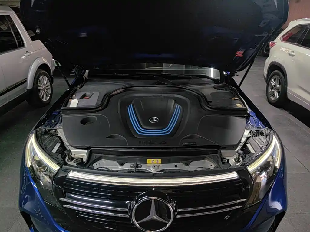 Mercedes-Benz EQC — миниатюра 20