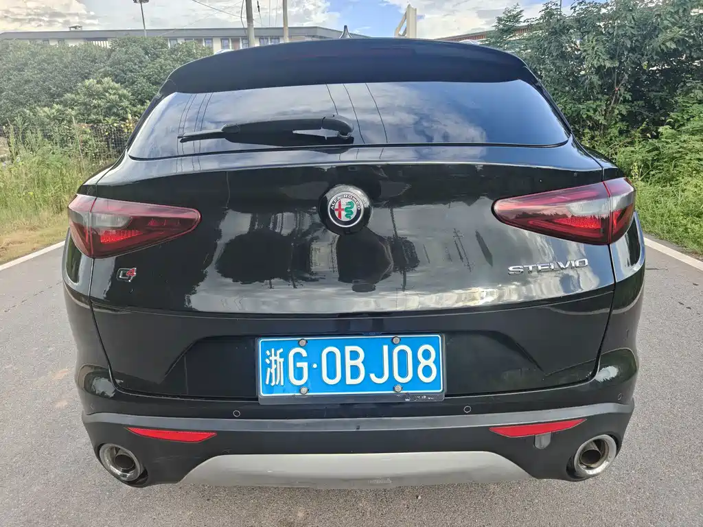 Alfa Romeo Stelvio — миниатюра 4