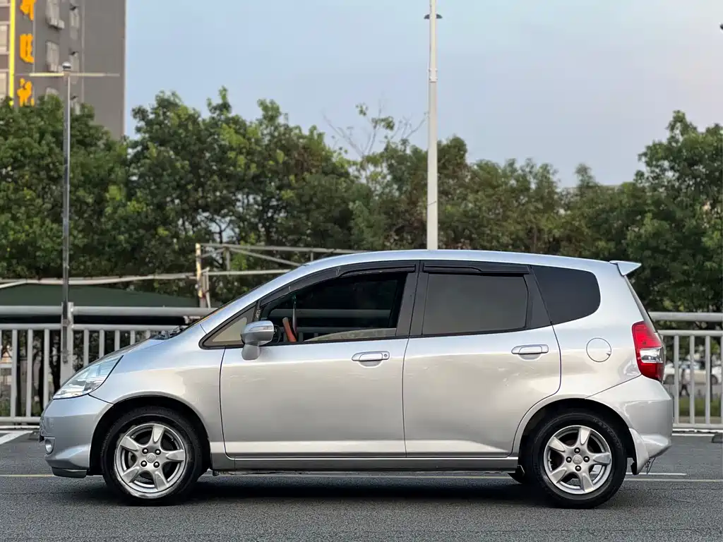 Honda Fit — миниатюра 4
