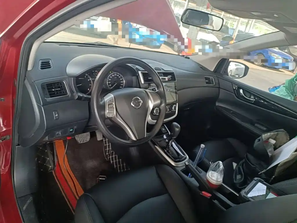 Nissan Tiida — миниатюра 10