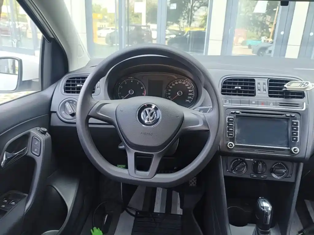 Volkswagen Polo — миниатюра 11