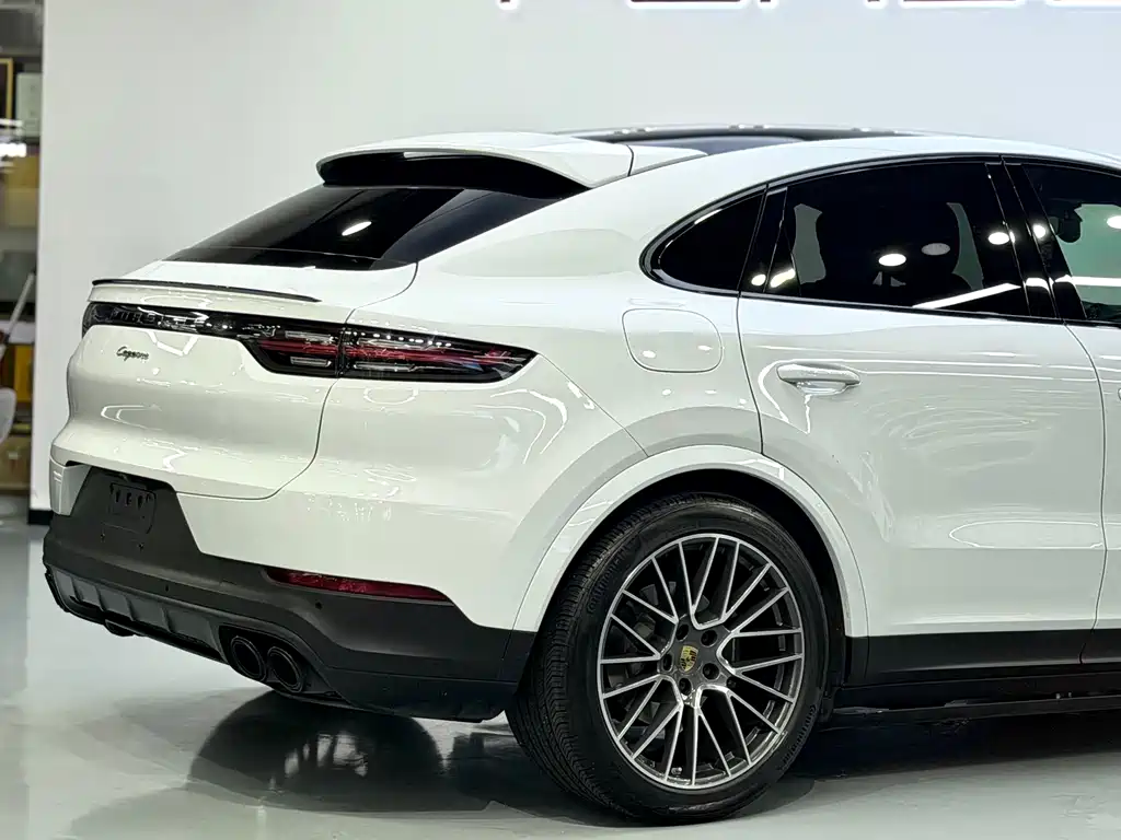 Porsche Cayenne — миниатюра 25
