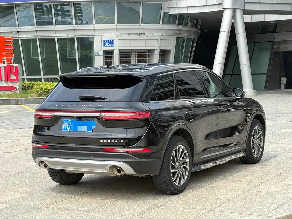 Lincoln Corsair — миниатюра 4